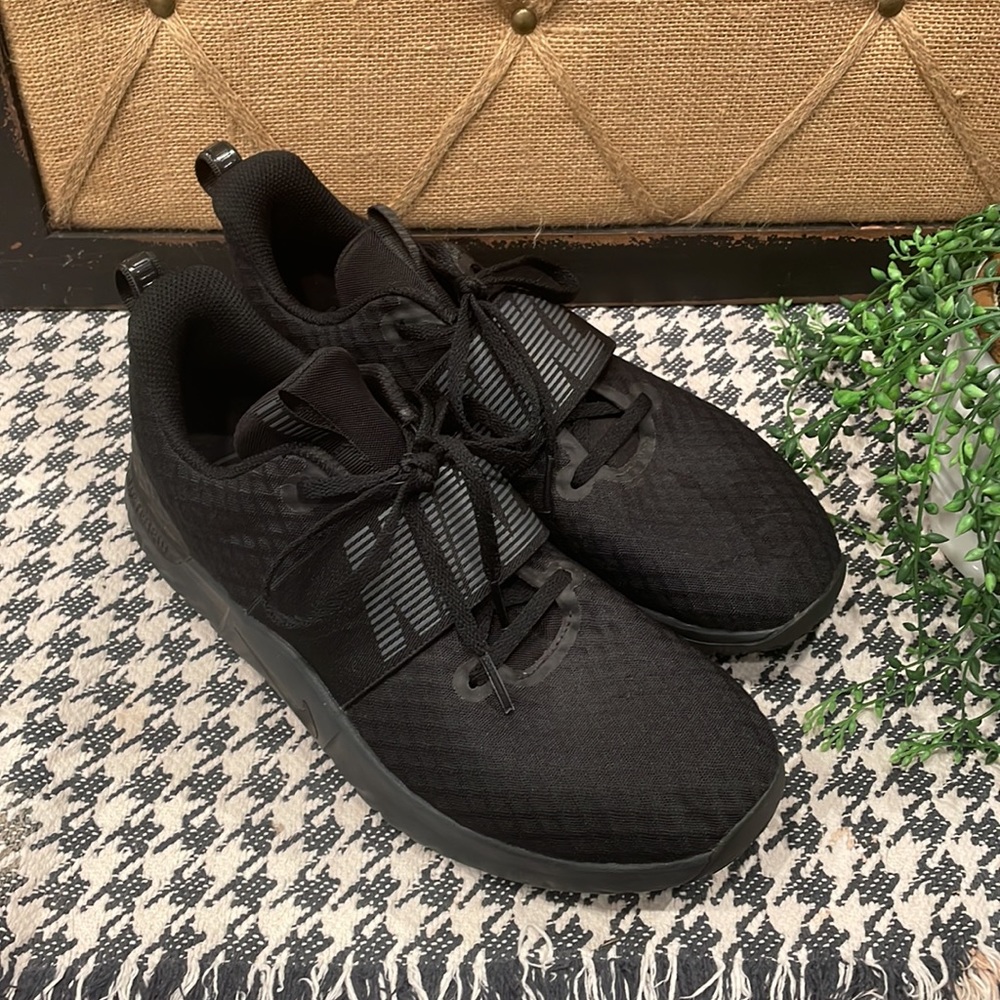 Nike shoes - Picture 3 of 13